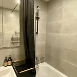 B 502 Quarto em Acomodações Particulares *
